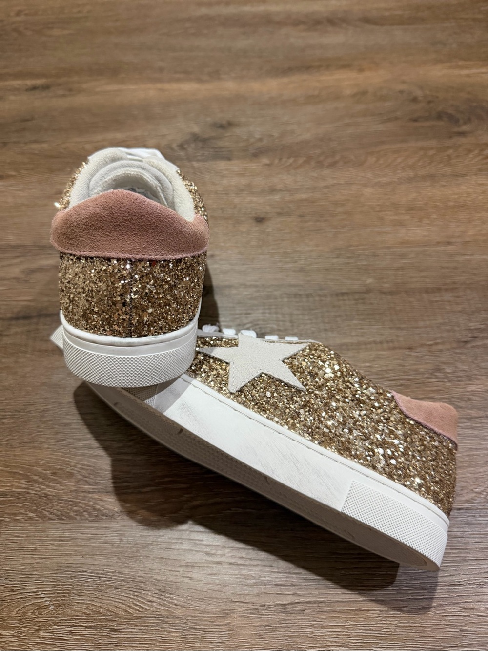 Steven New York Rubie Gold Glitter Star Sneakers Women’s 8.5 New - Picture 3 of 11